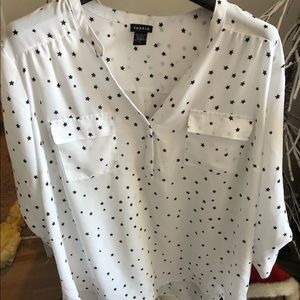 Torrid 3/4 Sleeve Blouse White w/ Black stars